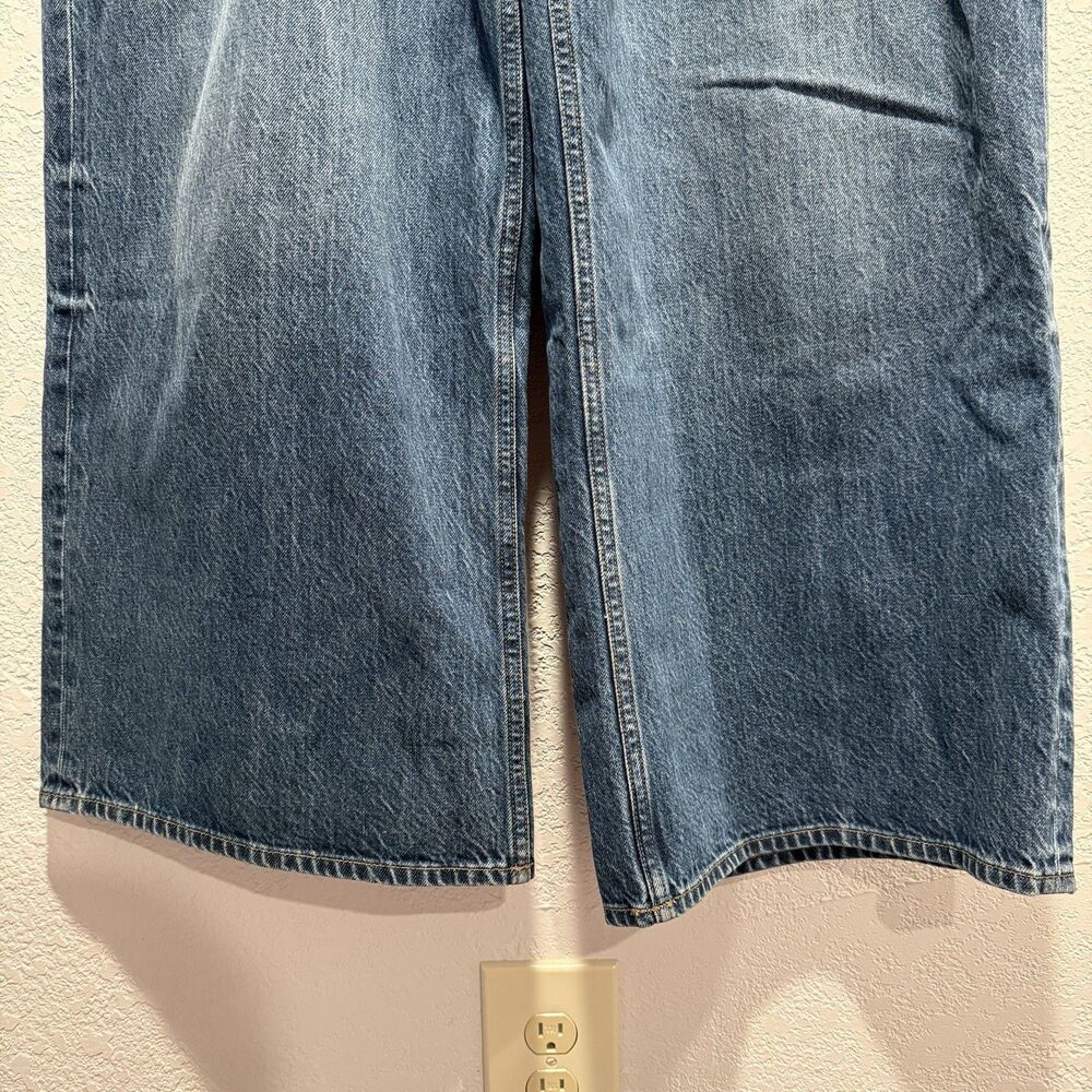 Abercrombie & Fitch Wide Leg Jeans in Medium Blue Denim - Picture 6 of 8